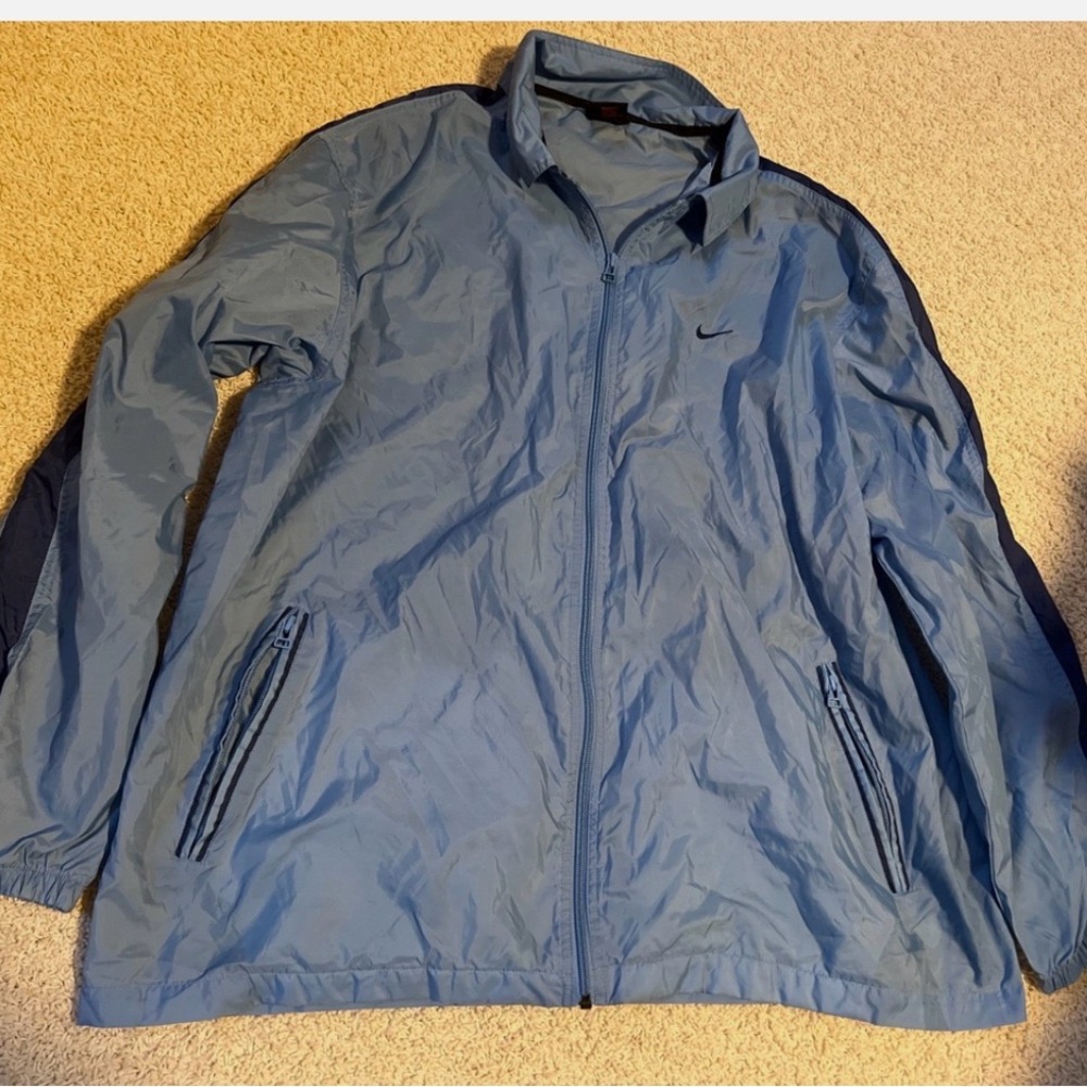 Vintage Nike Men's Light Blue Full-Zip Windbreaker Jacket size XL